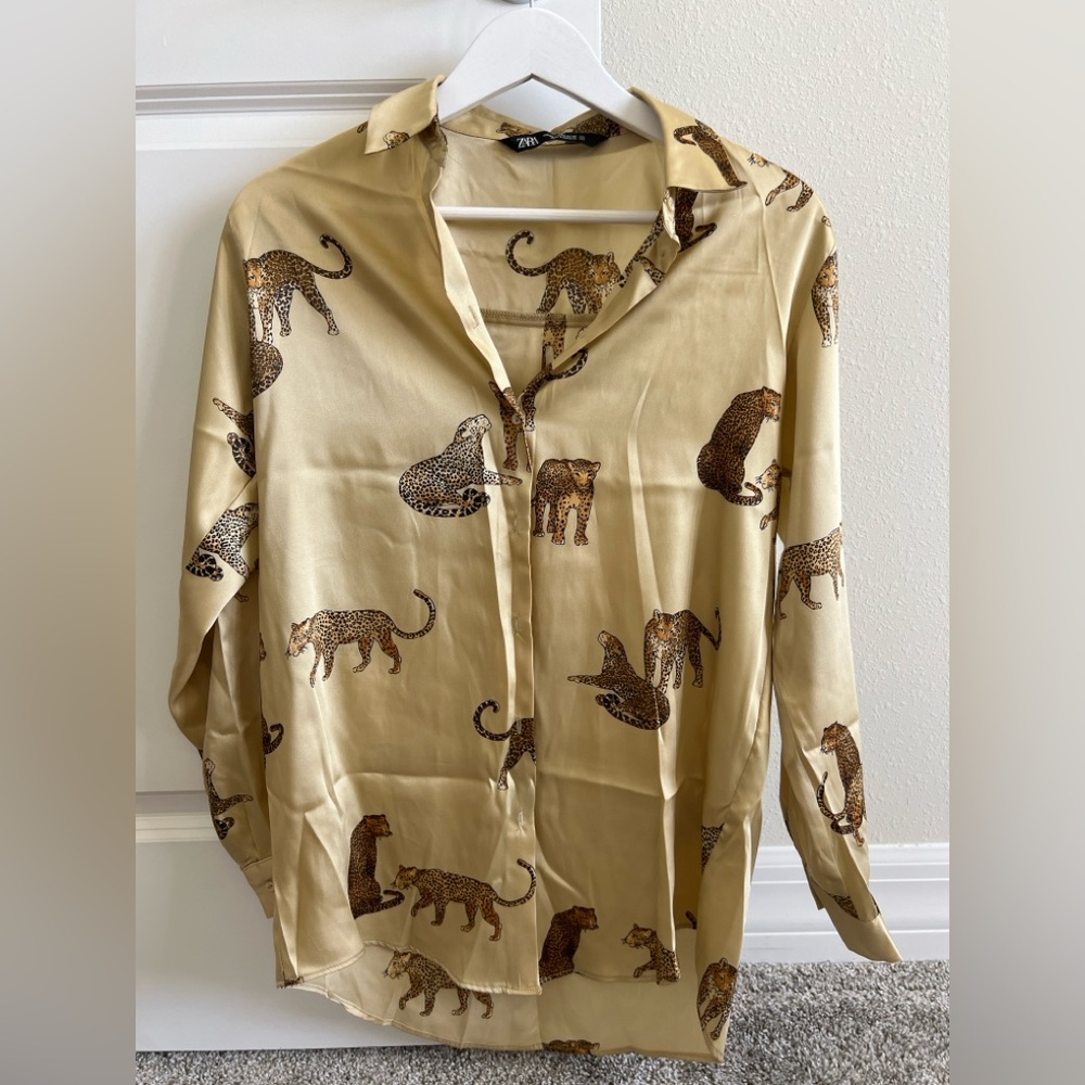 Zara Leopard Print Pattern Blouse Size: XS Color: Tan, Never worn